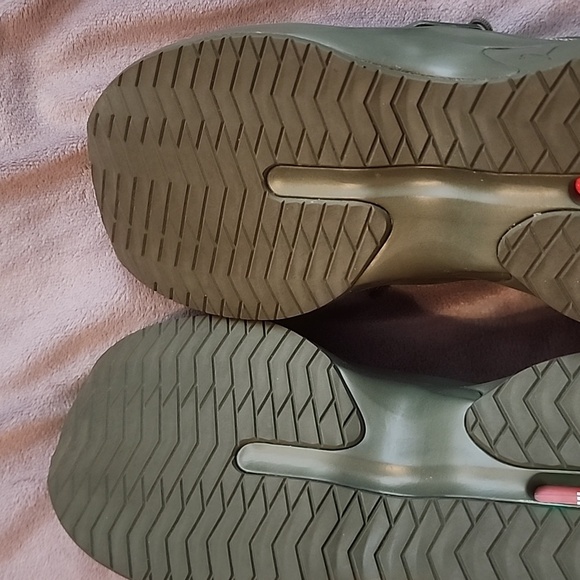 Fenty x Puma The Trainer Hi Sneaker - Women's Size 8.5 - Rare - Green - Picture 13 of 16